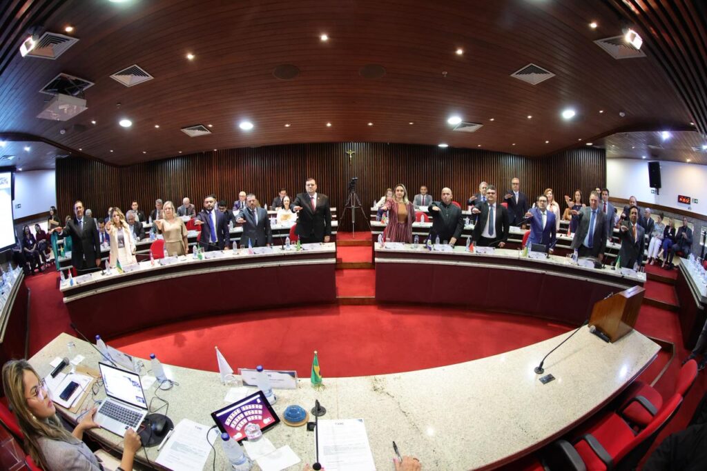 CFC elege novo presidente e Conselho Diretor, e empossa novos conselheiros