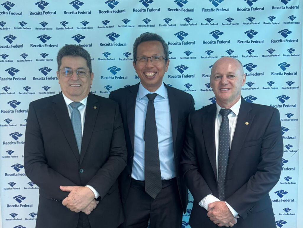 CRCMS realiza visita institucional à Receita Federal em Campo Grande