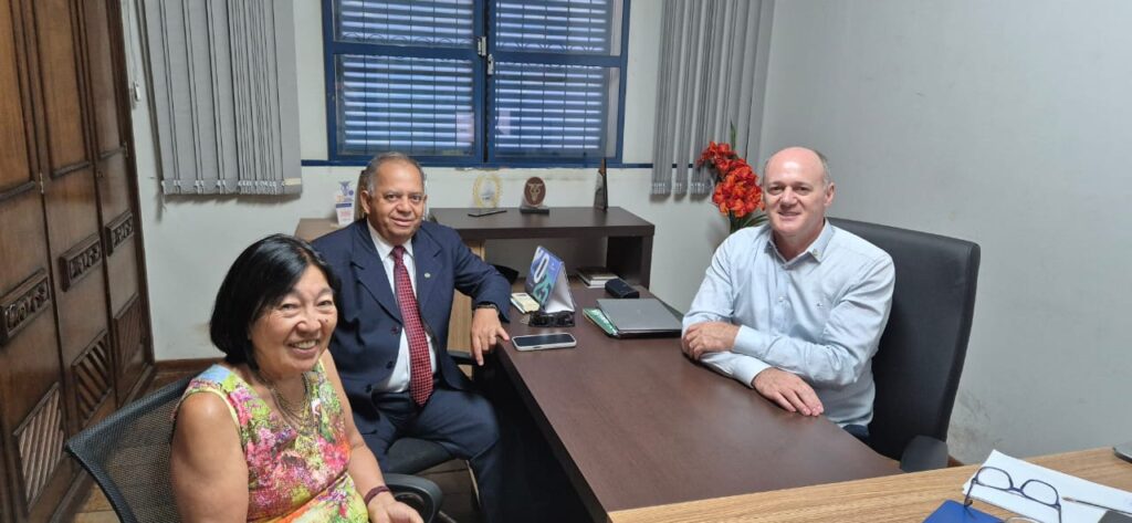 CRCMS recebe visita institucional de Conselheiros do CFC